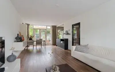 Tussenwoning te koop: Lijsterbesstraat 12, De Zilk De Zilk
