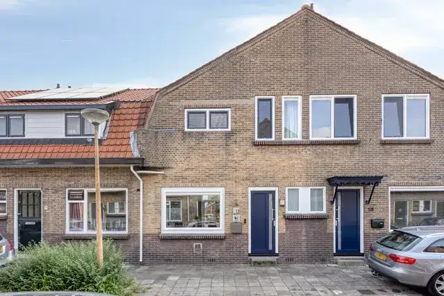 Terraced house for sale: Lijsterbesstraat 13, De Korte Akkeren Oud Gouda
