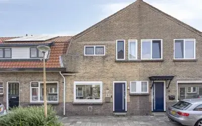 Terraced house for sale: Lijsterbesstraat 13, De Korte Akkeren Oud Gouda