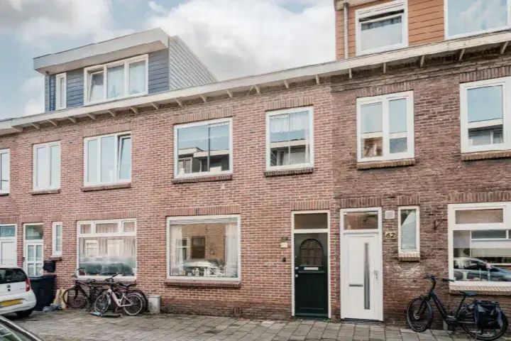 Tussenwoning te koop: Lijsterstraat 64, Nachtegaalbuurt Haarlem