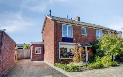 Twee-onder-één-kap te koop: Lijsterweg 74, Elsbeek Hengelo
