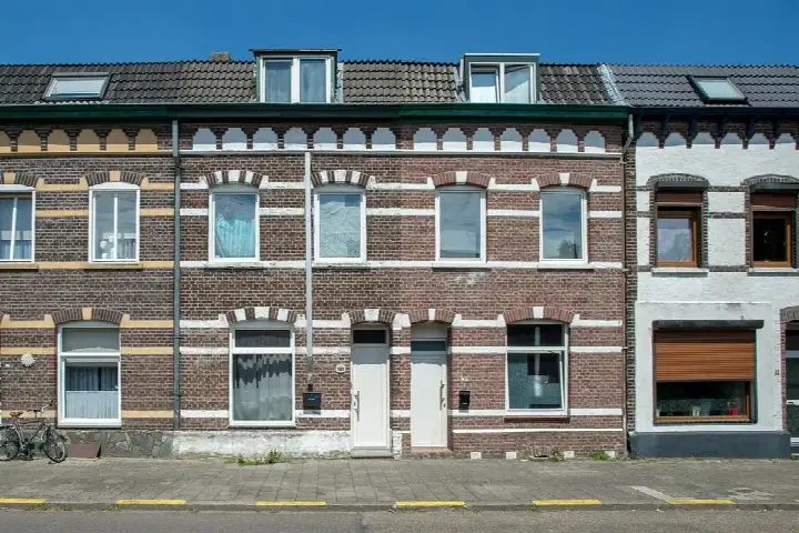 Terraced house for sale: Limbrichterweg 45, Limbrichterveld Sittard