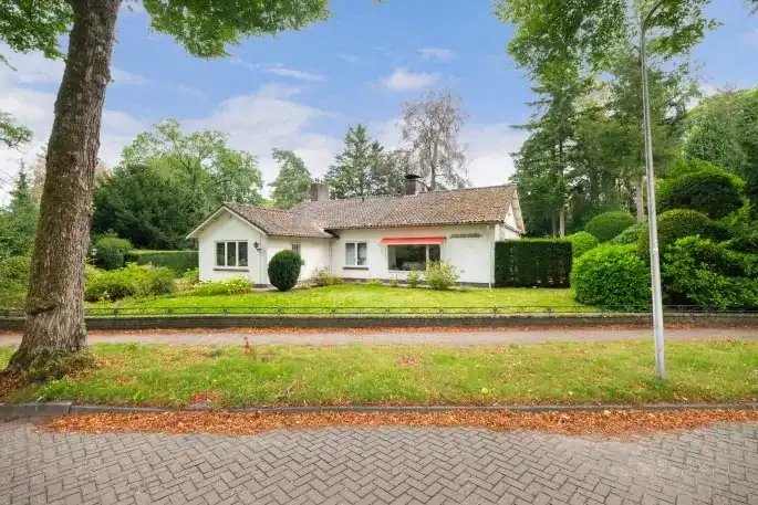 Detached house for sale: Lindenlaan 1, Lyceumkwartier Zeist