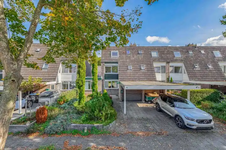 Terraced house for sale: Lindenlaan 21, Berkhout Lisse