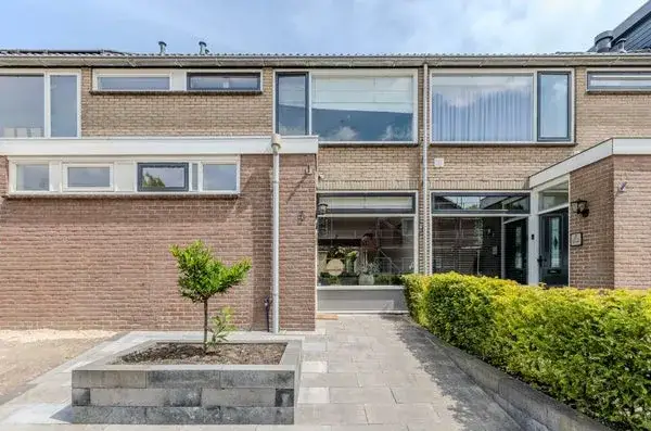Tussenwoning te koop: Lindenlaan 5, Driebruggen Kern Driebruggen