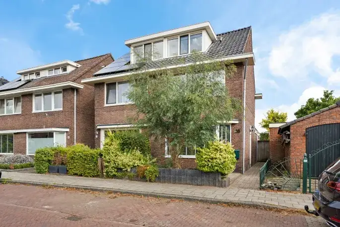 Twee-onder-één-kap te koop: Lindestraat 38, Elferink-Heuwkamp Enschede
