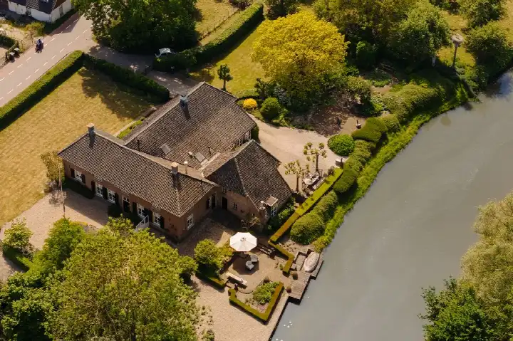 Vrijstaande woning te koop: Lingedijk 30, Wadenoijen Wadenoijen