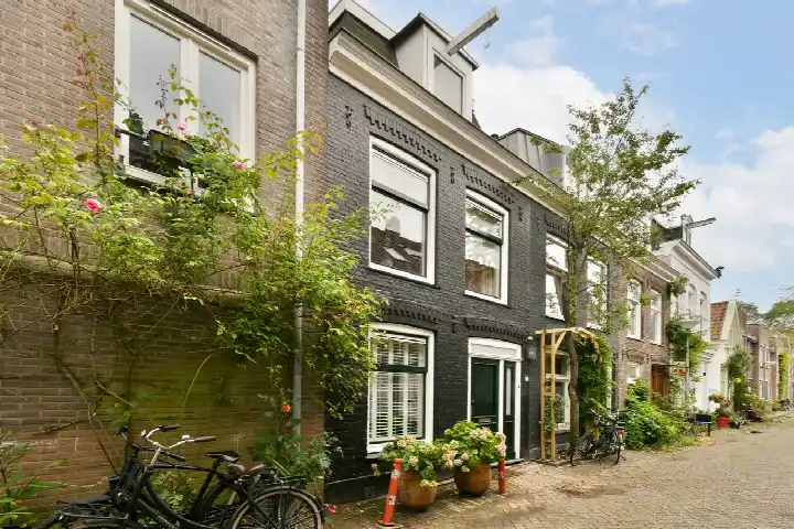 Tussenwoning te koop: Linnaeusdwarsstraat 20, Linnaeusparkbuurt Amsterdam