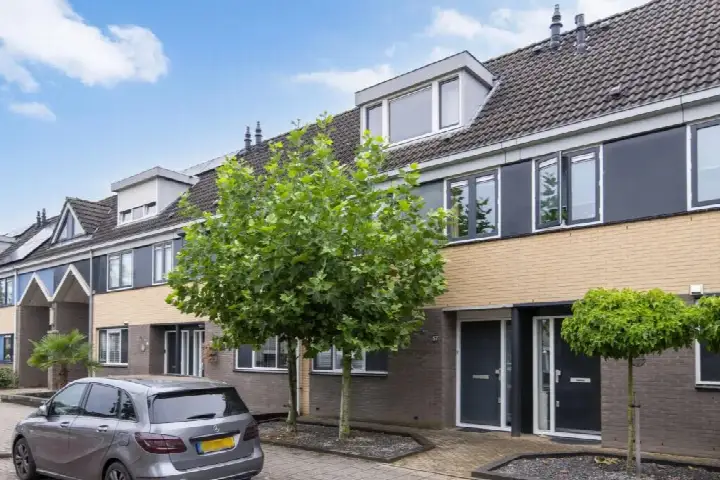 Tussenwoning te koop: Linnaeuslaan 57, Petenbos Oost Veenendaal