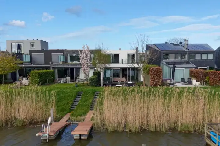 Corner house for sale: Lisdoddelaan 36, Rieteilanden-West Amsterdam