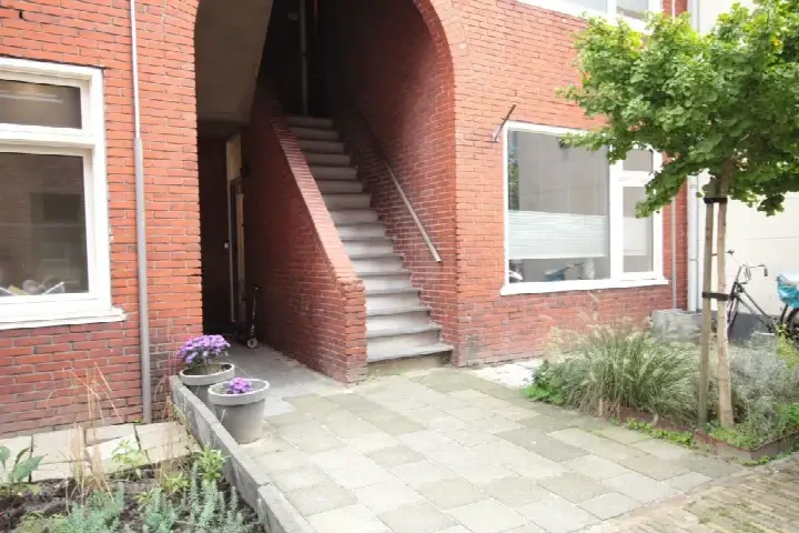 Appartement te huur: Lissabonstraat 25, Schildersbuurt Groningen