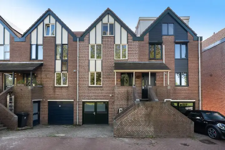 Tussenwoning te koop: Lissenvaart 37, Vaartenbuurt-West Zoetermeer