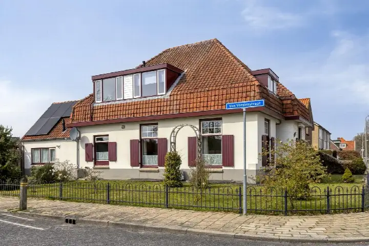 Twee-onder-één-kap te koop: Lochemseweg 39, Noord Borculo