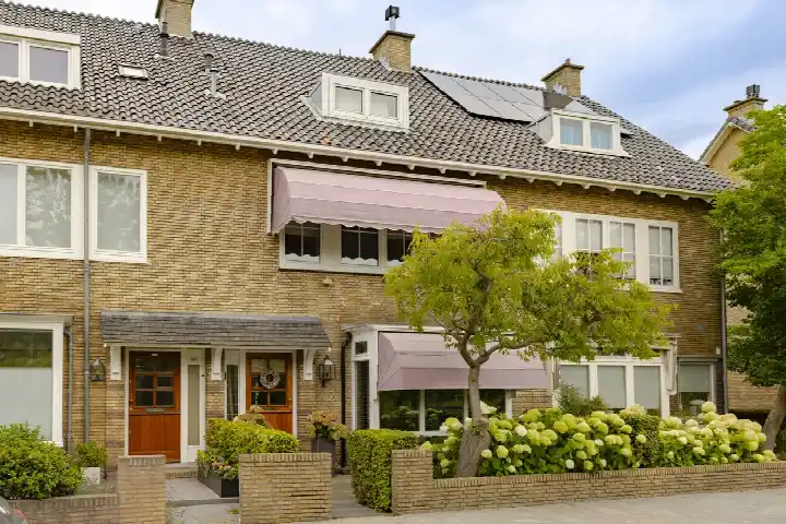Tussenwoning te koop: Lodewijk van Deyssellaan 196, De Krim Haarlem