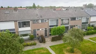 Terraced house for sale: Lodewijk van Nassaustraat 25, Oranjebuurt-Noord Leerdam