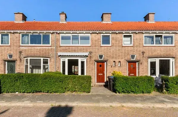 Terraced house for sale: Lodewijkstraat 22, Pr. Bernhardstraat en omgeving Dordrecht