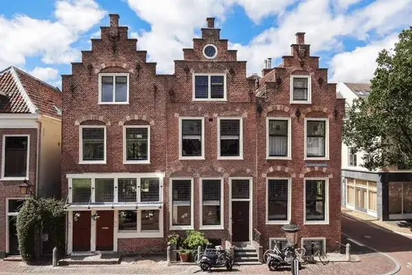 Appartement te huur: Loeff Berchmakerstraat 48, Breedstraat en Plompetorengracht en omgeving Utrecht