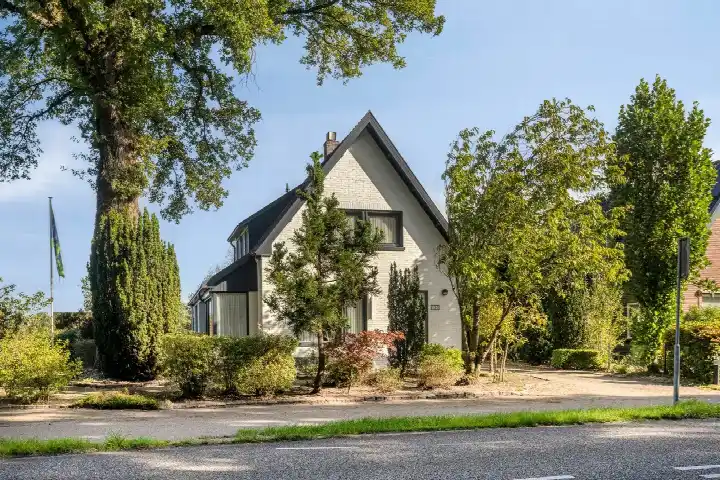 Vrijstaande woning te koop: Loenenseweg 150, Veldkant Eerbeek