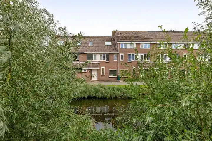 Tussenwoning te koop: Loevestein 61, Steinenbuurt Alphen Aan Den Rijn