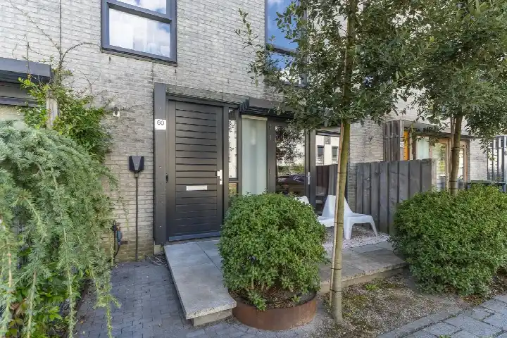 Tussenwoning te koop: Lofotenweg 60, Eilandenbuurt Noord Almere