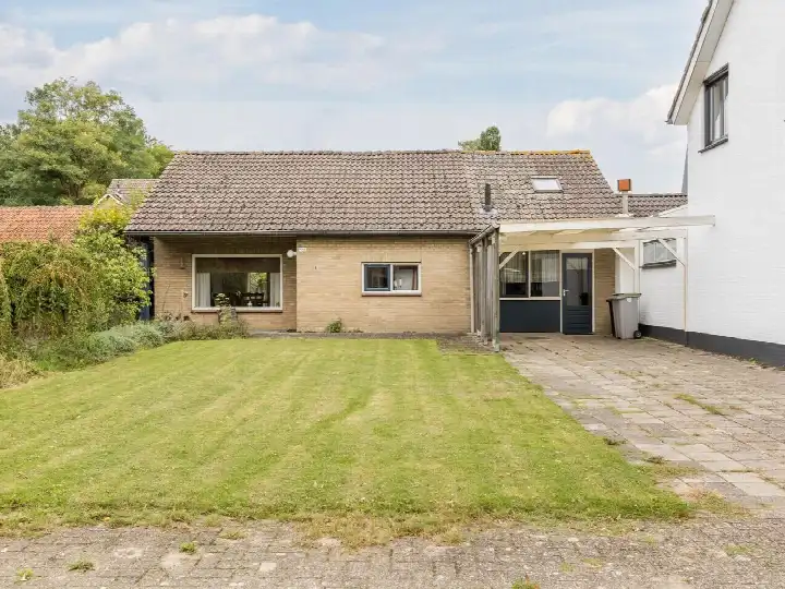 Twee-onder-één-kap te koop: Lombartsstraat 4A, Diessen Diessen