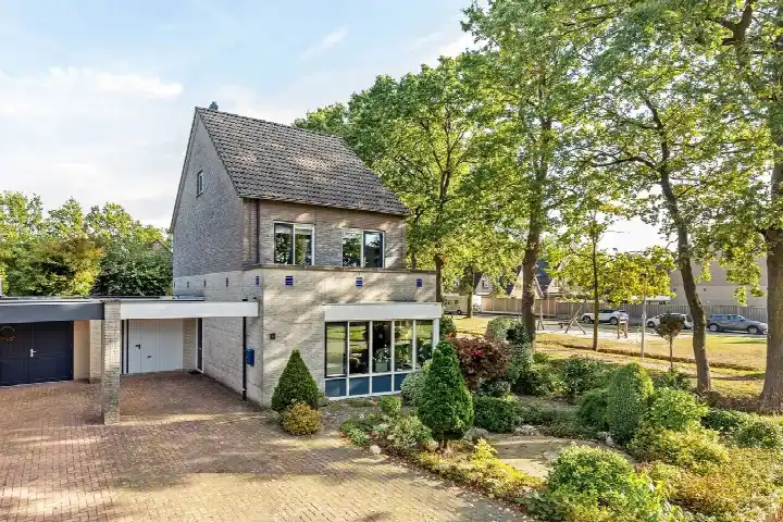 Corner house for sale: Londenstraat 13, Vossenbelt Noord Hengelo