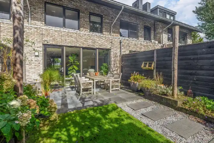 Tussenwoning te koop: Loohof 26, Veldzicht Ermelo