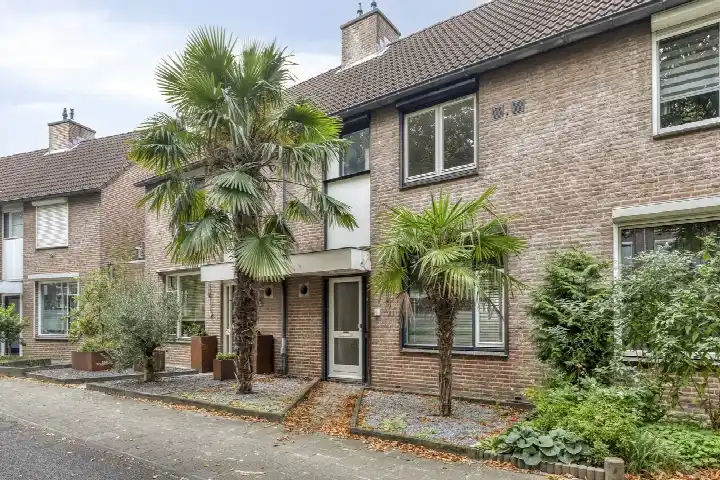 Terraced house for sale: Looveltlaan 90, Lockaert Oss