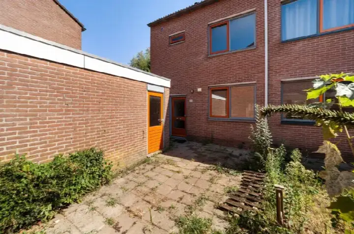 Corner house for sale: Loppersumhof 48, Vredenburg Arnhem