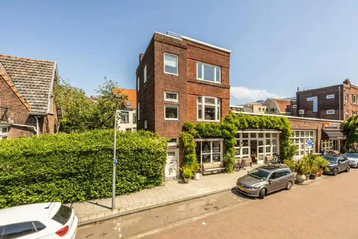 Tussenwoning te koop: Lorentzplein 3RD, Koninginnebuurt Haarlem