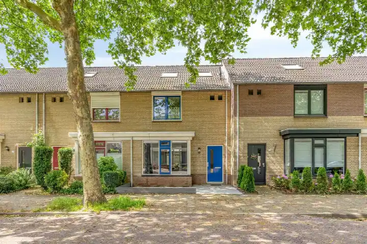 Terraced house for sale: Lottistraat 17, Bennekel-Oost Eindhoven