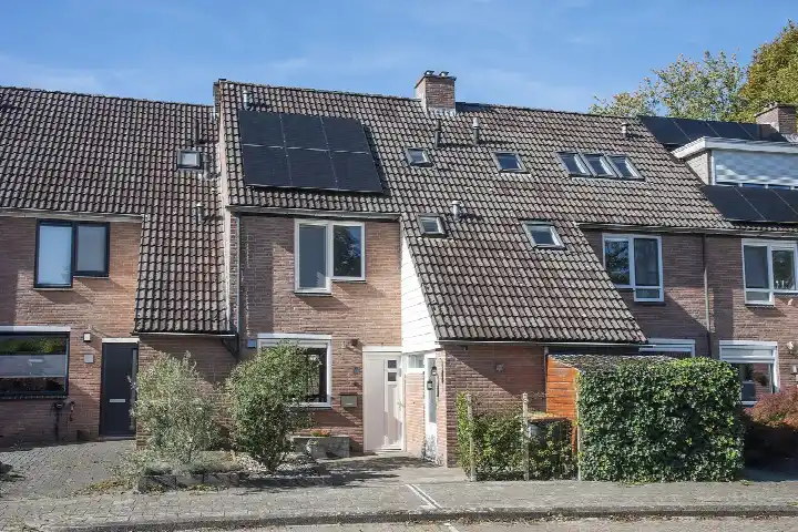 Terraced house for sale: Louis Bouwmeesterstraat 45, Middelhoek Hengelo