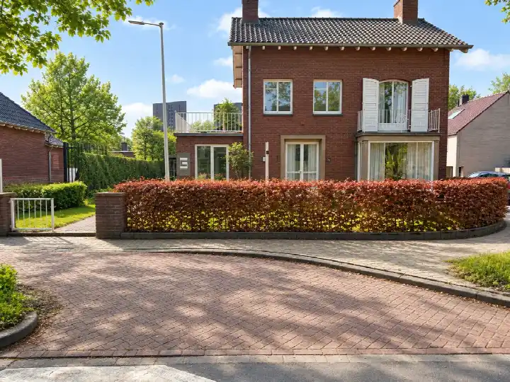 Vrijstaande woning te koop: Lourdesstraat 2A, Hoevenseweg Tilburg