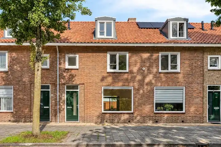 Tussenwoning te koop: Lucas van Leydenstraat 48, Graafsebuurt noord 'S-Hertogenbosch