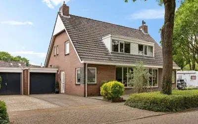 Tussenwoning te koop: Luchtenstein 36A, De Wijk De Wijk