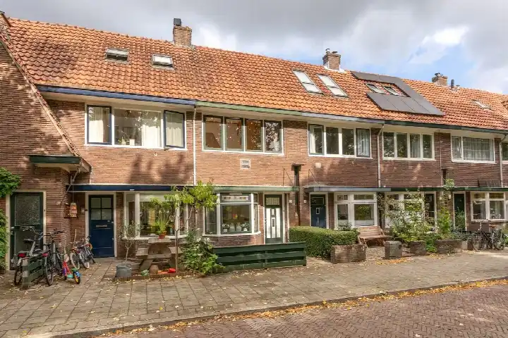 Tussenwoning te koop: Lumbresstraat 3, Geuzenwijk Utrecht