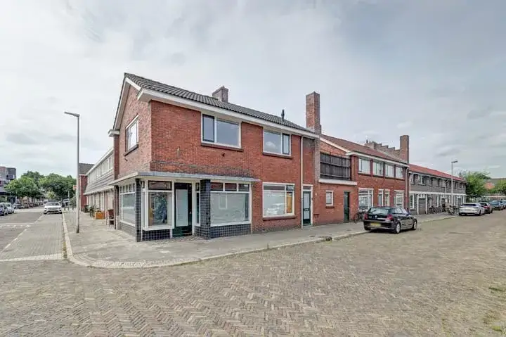 Tussenwoning te koop: M. de Klerkstraat 2, Prins Bernhardplein en omgeving Utrecht