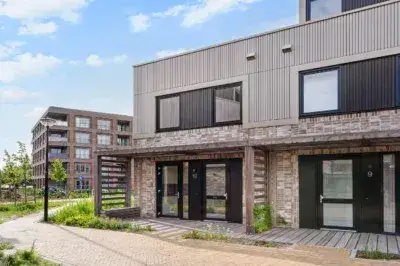 Corner house for sale: M. Vasalishof 10, Erasmus Veld 'S-Gravenhage