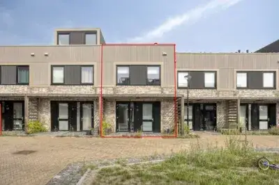 Terraced house for sale: M. Vasalishof 8, Erasmus Veld 'S-Gravenhage