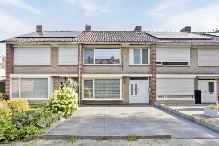 Terraced house for sale: Maalakker 98, Vlokhoven Eindhoven
