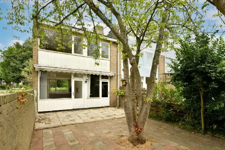 Hoekwoning te koop: Maarten Lutherweg 142, Augustinuspark Amstelveen