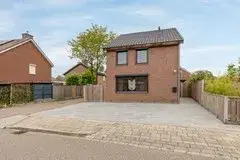 Vrijstaande woning te koop: Maarten Trompstraat 6, Elsloo Elsloo