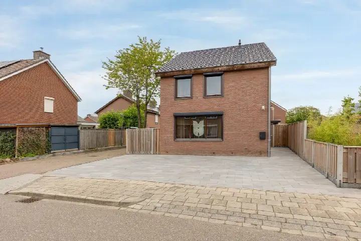 Vrijstaande woning te koop: Maarten Trompstraat 6, Elsloo Elsloo (Li)
