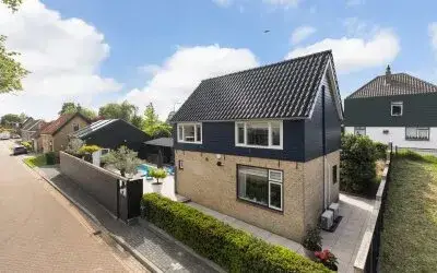 Detached house for sale: Maasdamsedijk 8, Puttershoek Woonkern Puttershoek