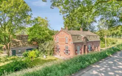 Vrijstaande woning te koop: Maasdijk 17, Neerloon Neerloon