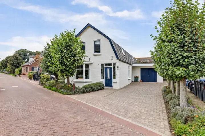 Vrijstaande woning te koop: Maasdijk 22, Heerewaarden Heerewaarden