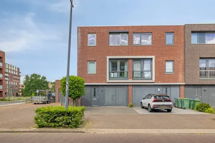 Hoekwoning te koop: Maasdijk 61, Waterdonken Breda