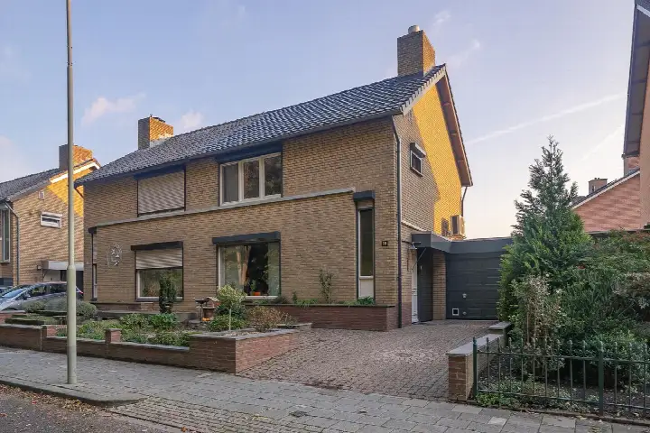 Hoekwoning te koop: Maaseikerweg 16, Holtum Holtum