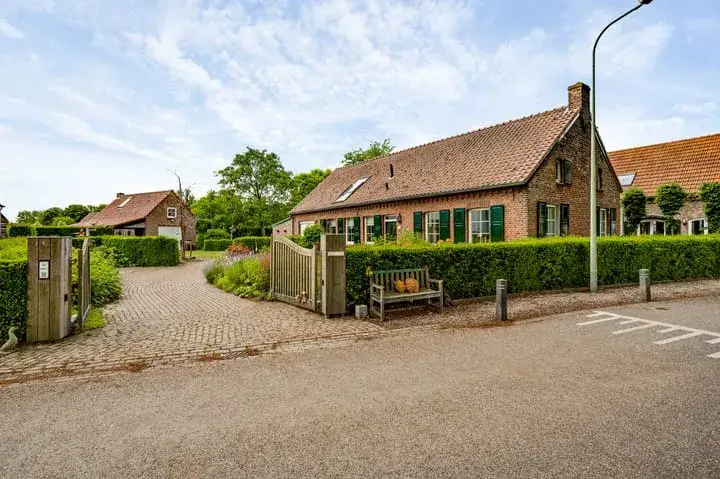 Detached house for sale: Maasstraat 13, Ool Herten