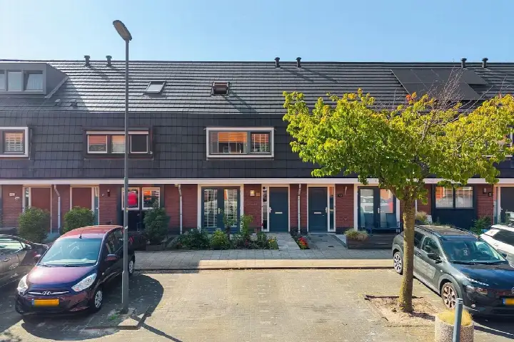 Tussenwoning te koop: Maasstroom 15, Oosterheem-Noord-Oost Zoetermeer